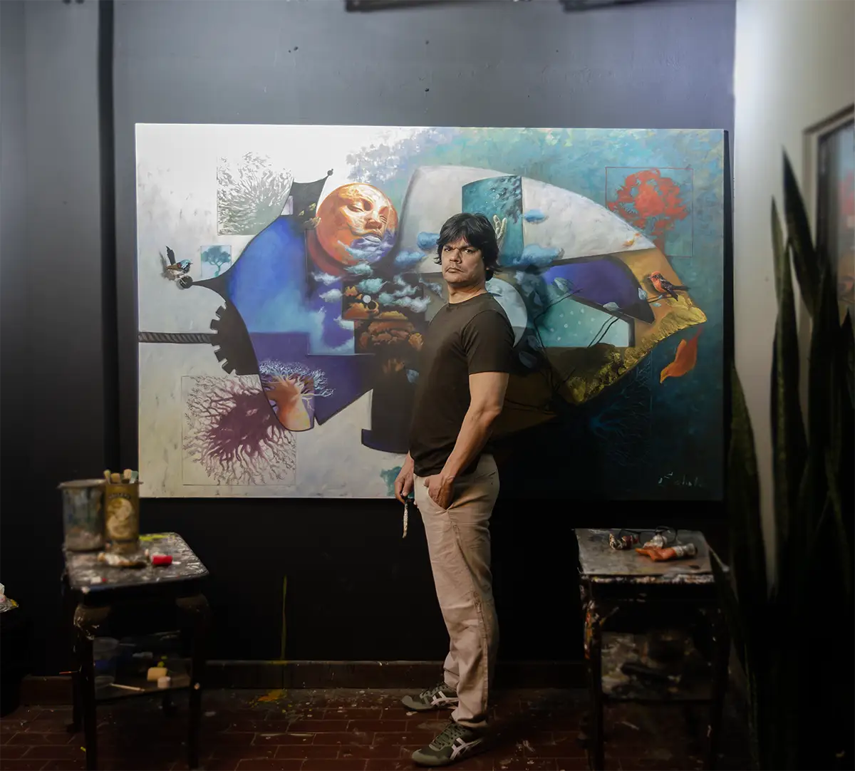 Aldo Acosta Scholz, contemporary artist in his studio